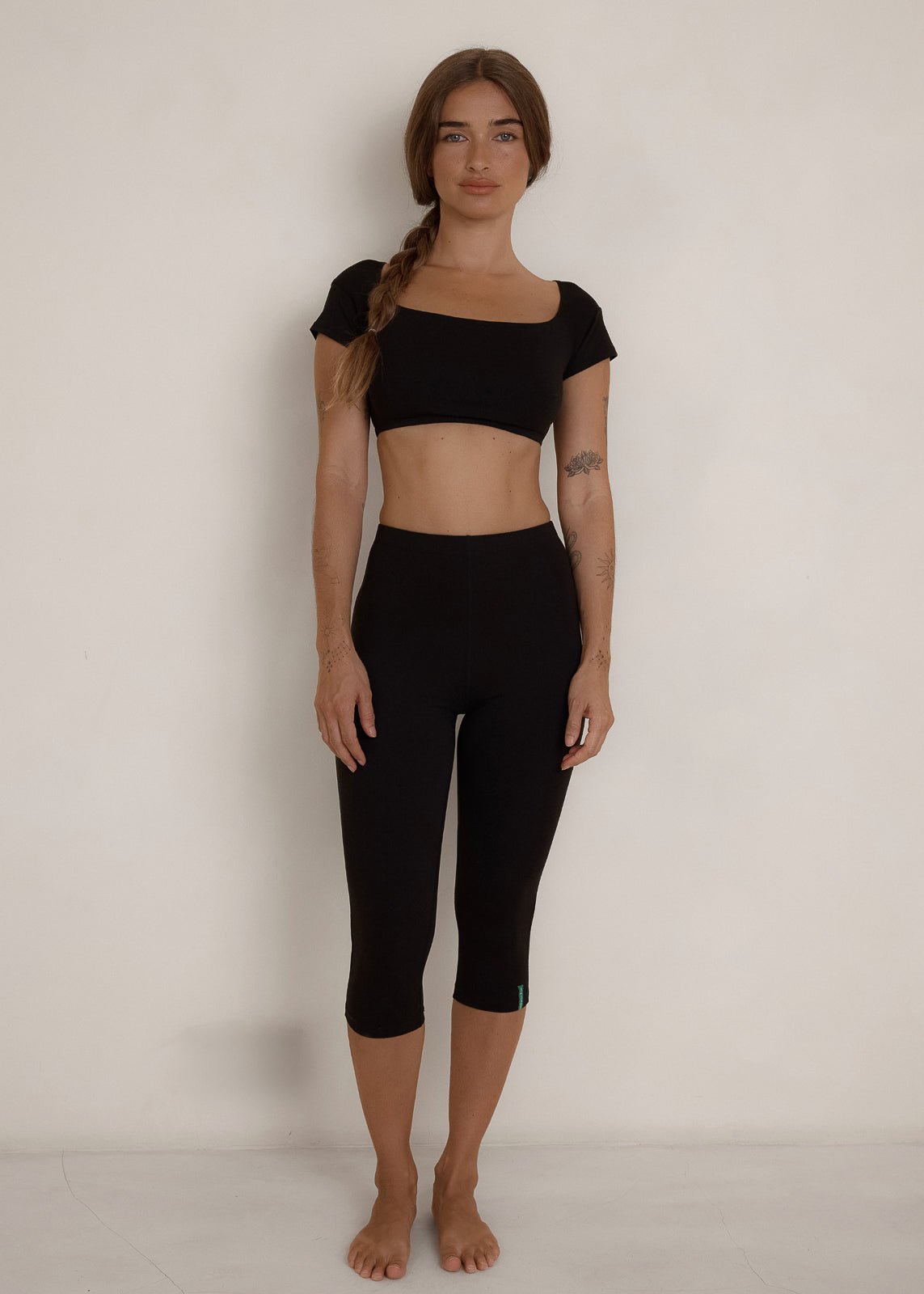 Capri Legging - Black - Pinky & Kamal - stride