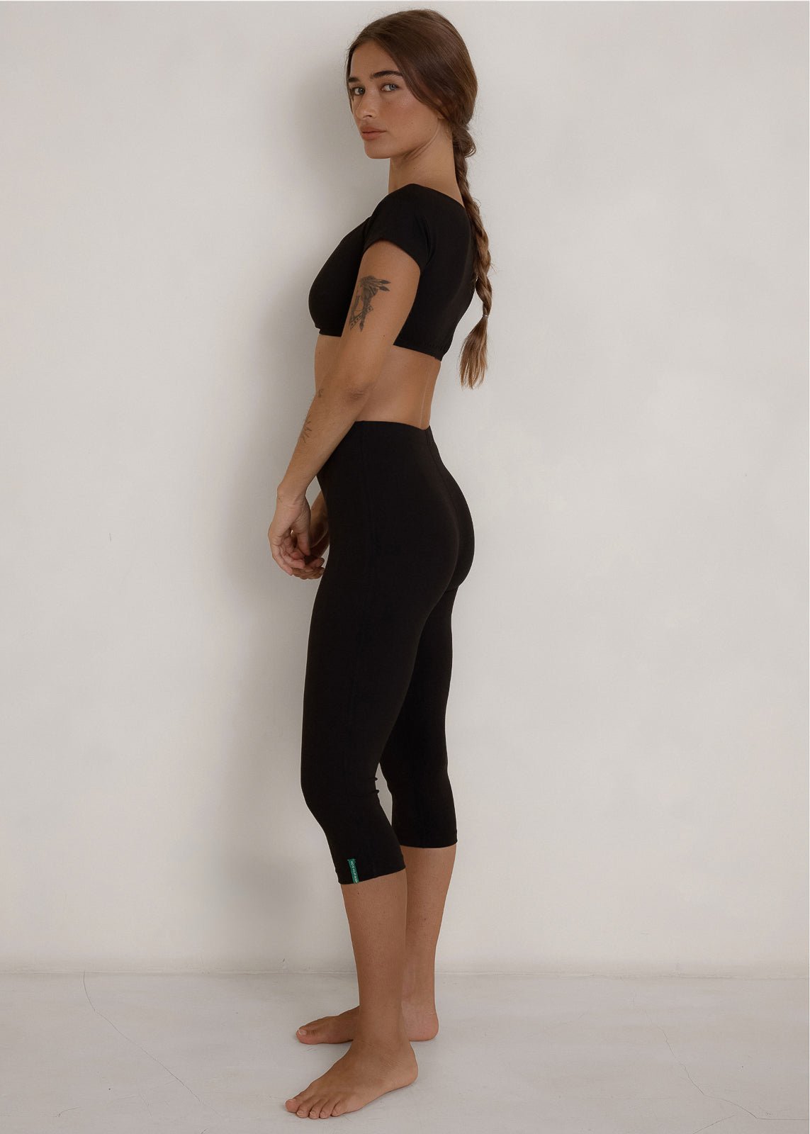 Capri Legging - Black - Pinky & Kamal - stride