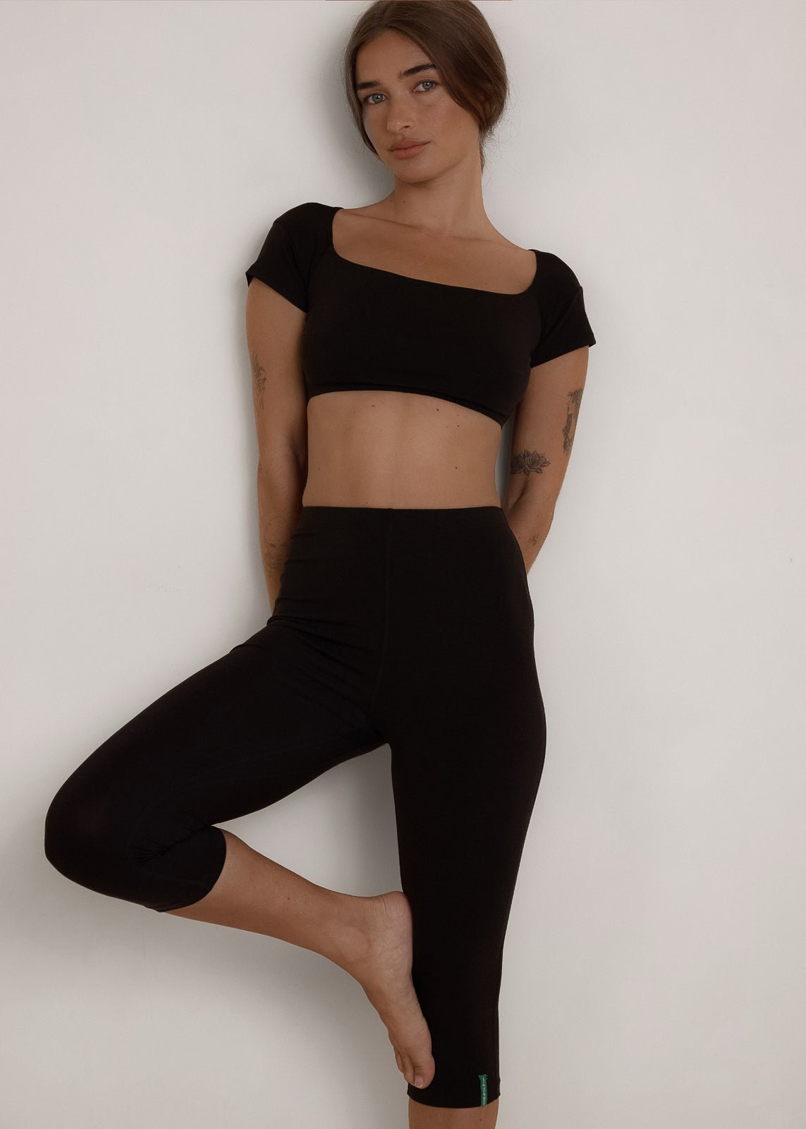 Capri Legging - Black - Pinky & Kamal - stride