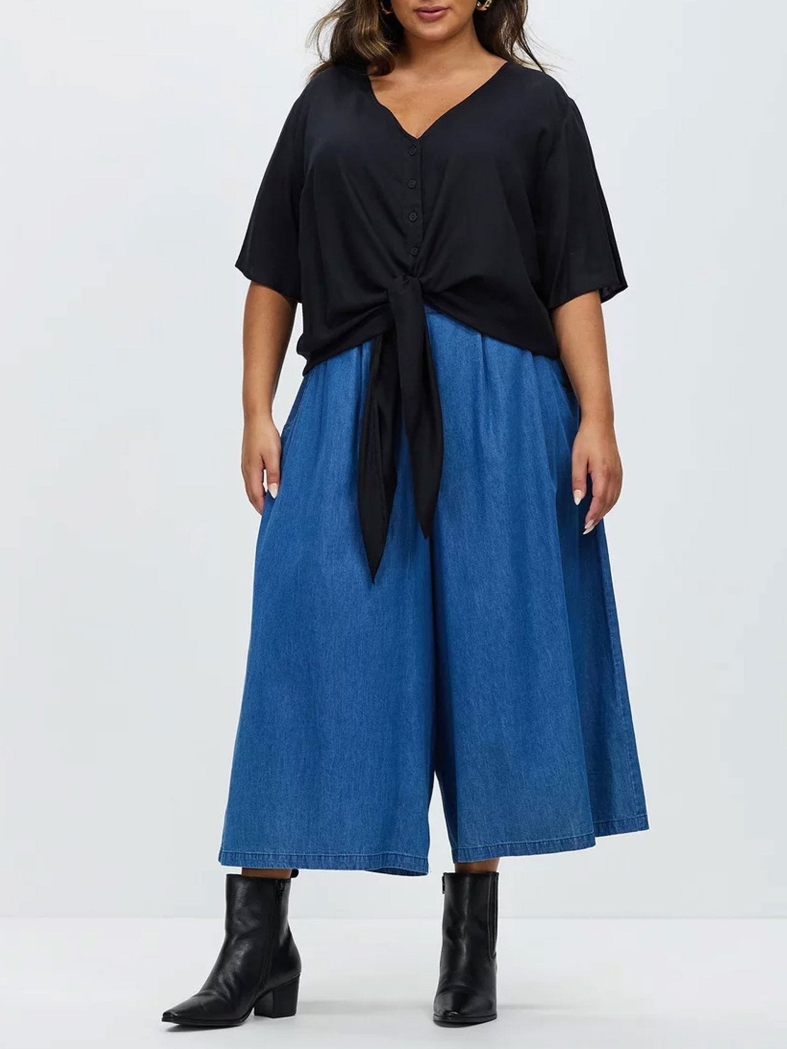 Classic Tie Front Top // Black - Hope & Harvest - stride
