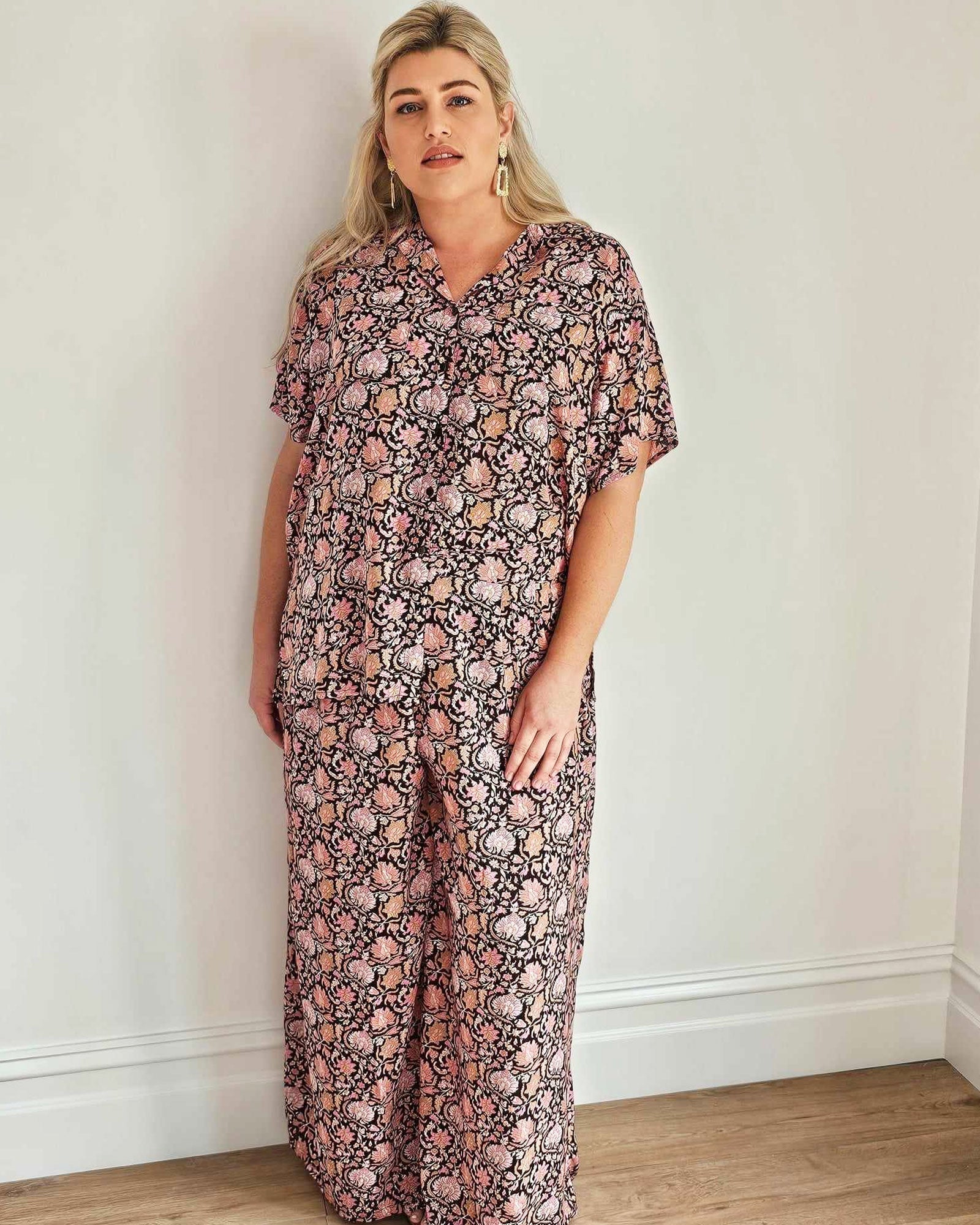 Palazzo Wide Leg Pants // Black Snapdragon - Hope & Harvest - stride