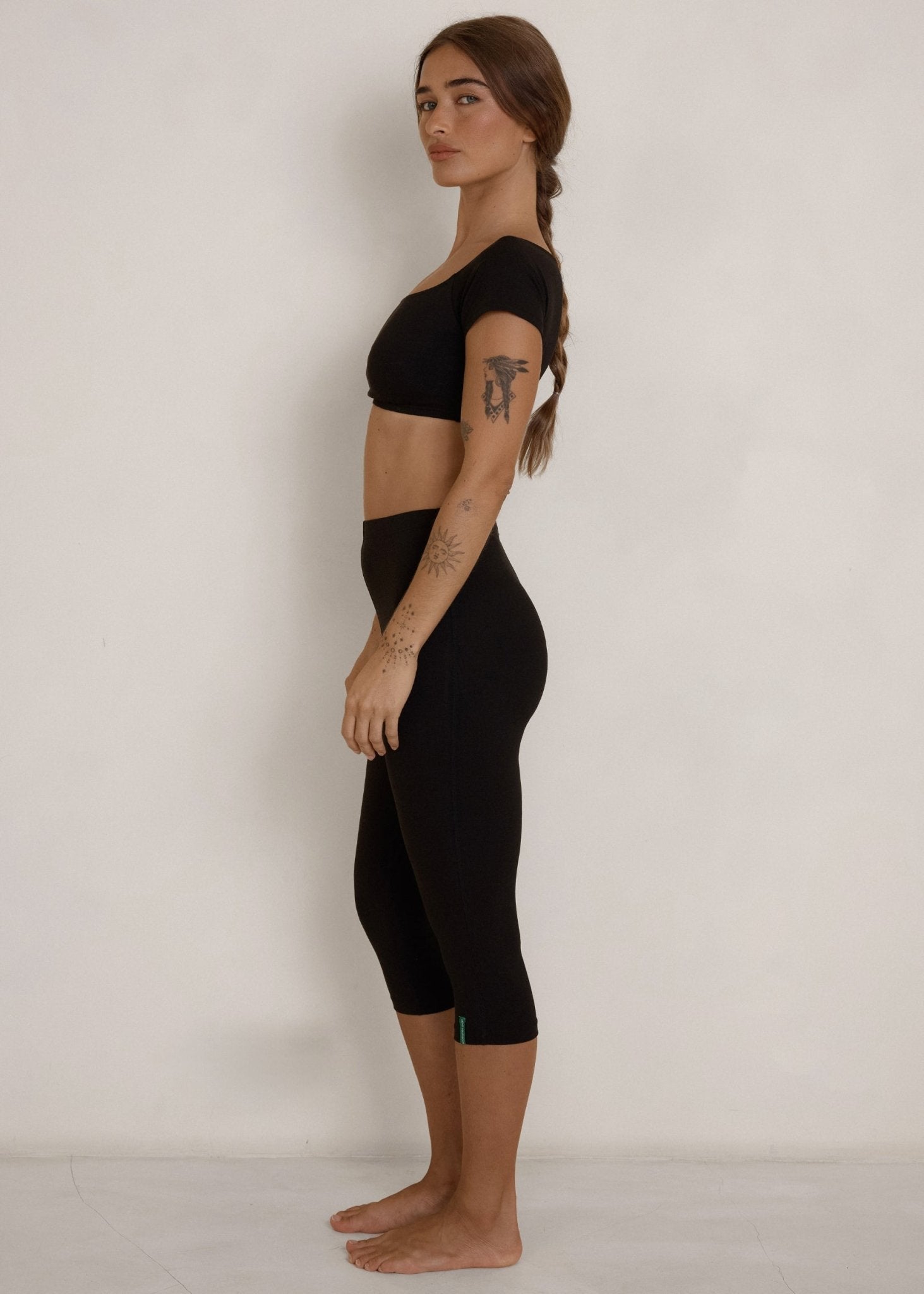 Scoop T-shirt Crop Top - Black - Pinky & Kamal - stride