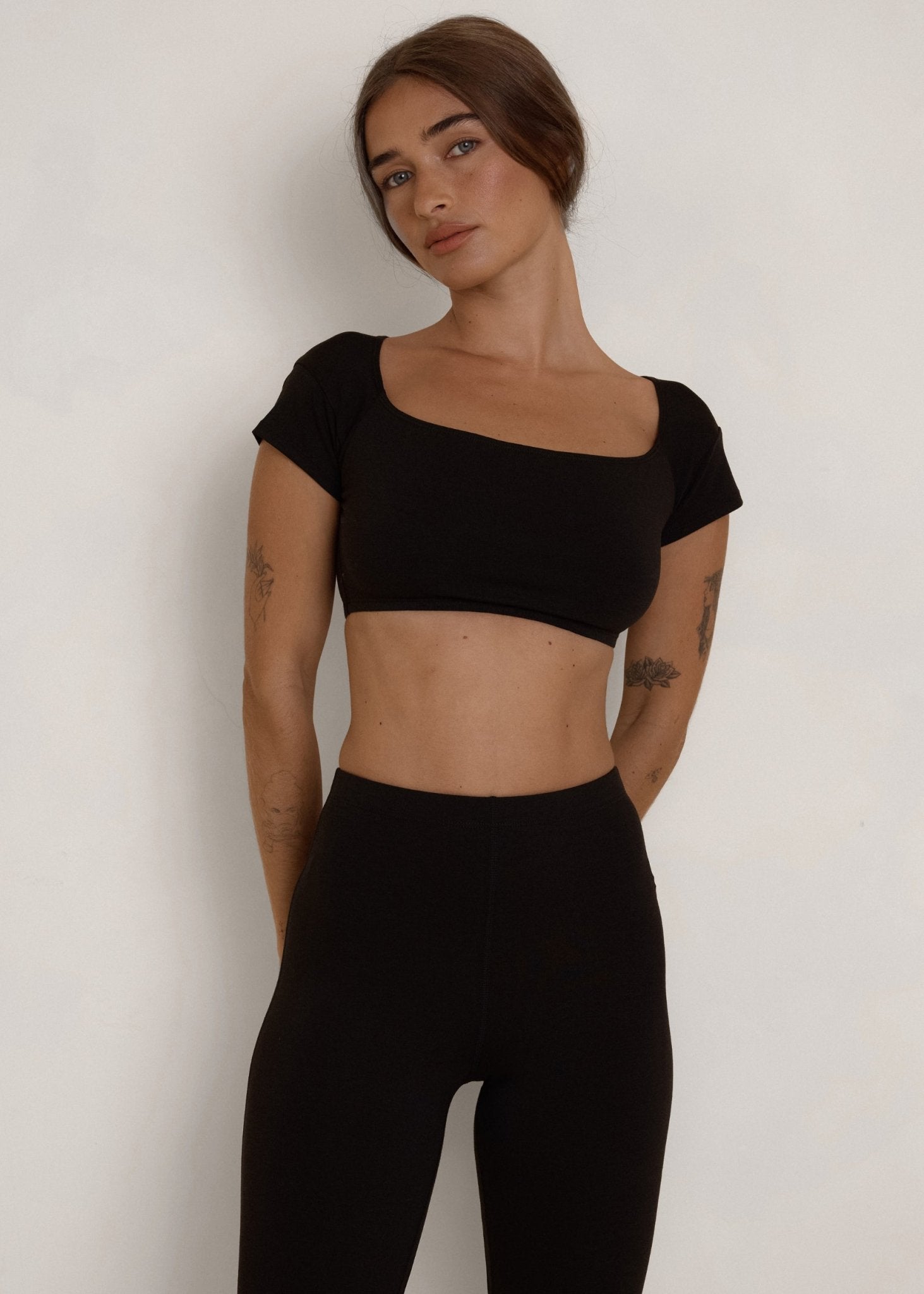 Scoop T-shirt Crop Top - Black - Pinky & Kamal - stride