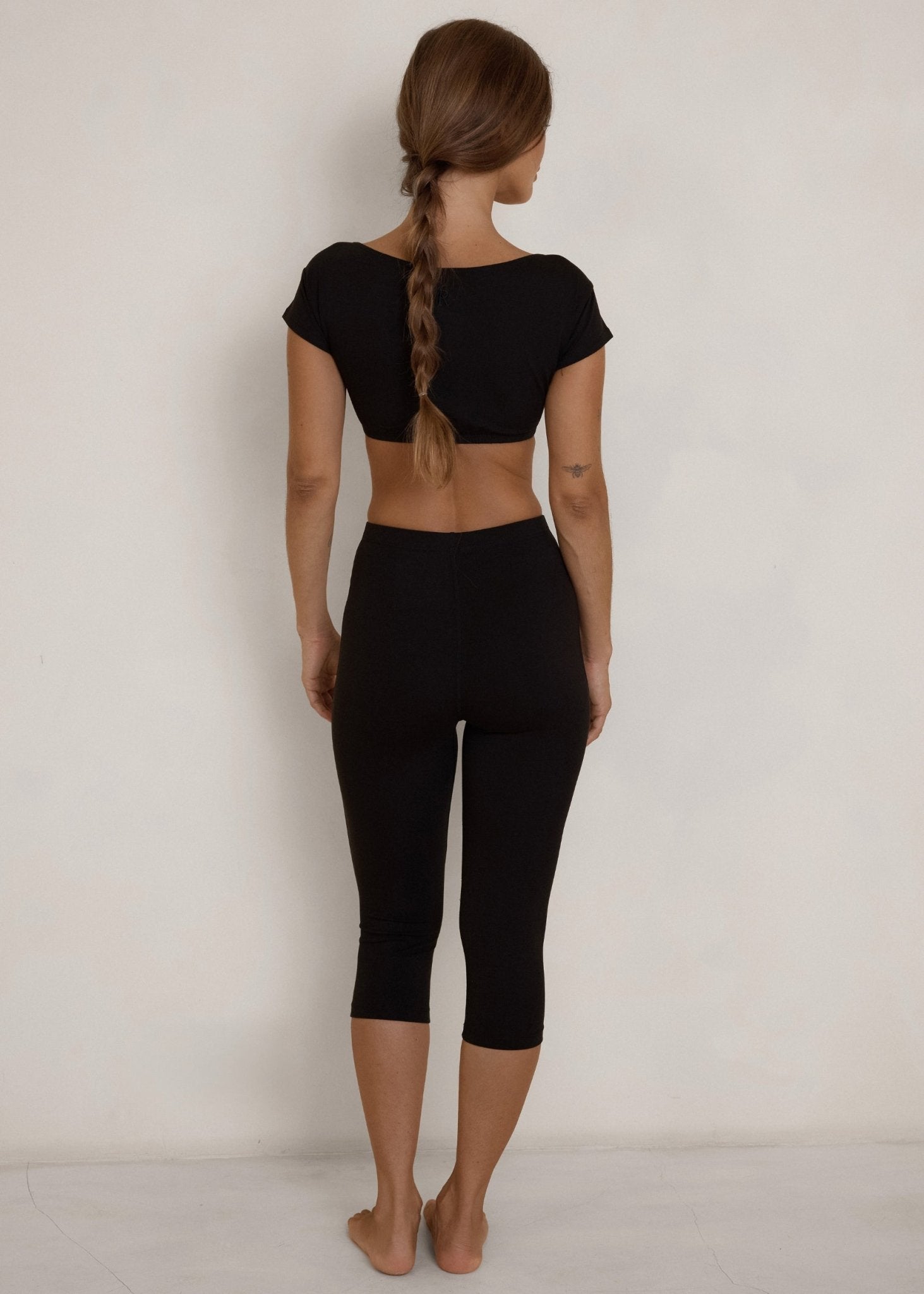Scoop T-shirt Crop Top - Black - Pinky & Kamal - stride