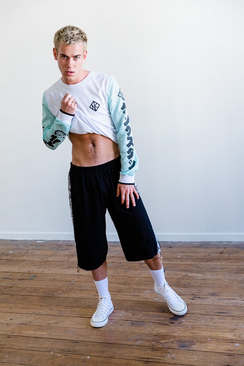 SPORTS SHORTS - Genkstasy - stride