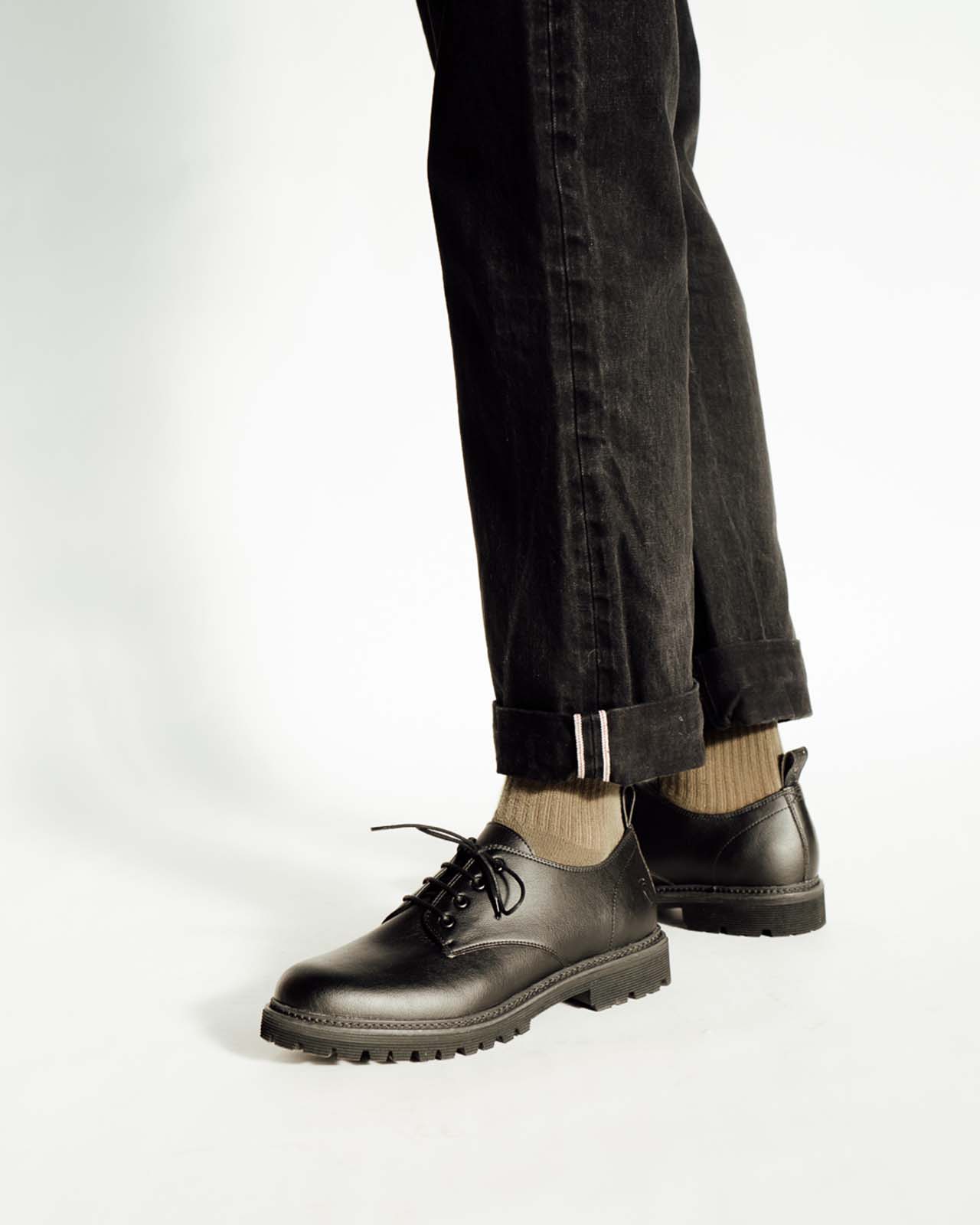 The Noskin Derby shoe in black