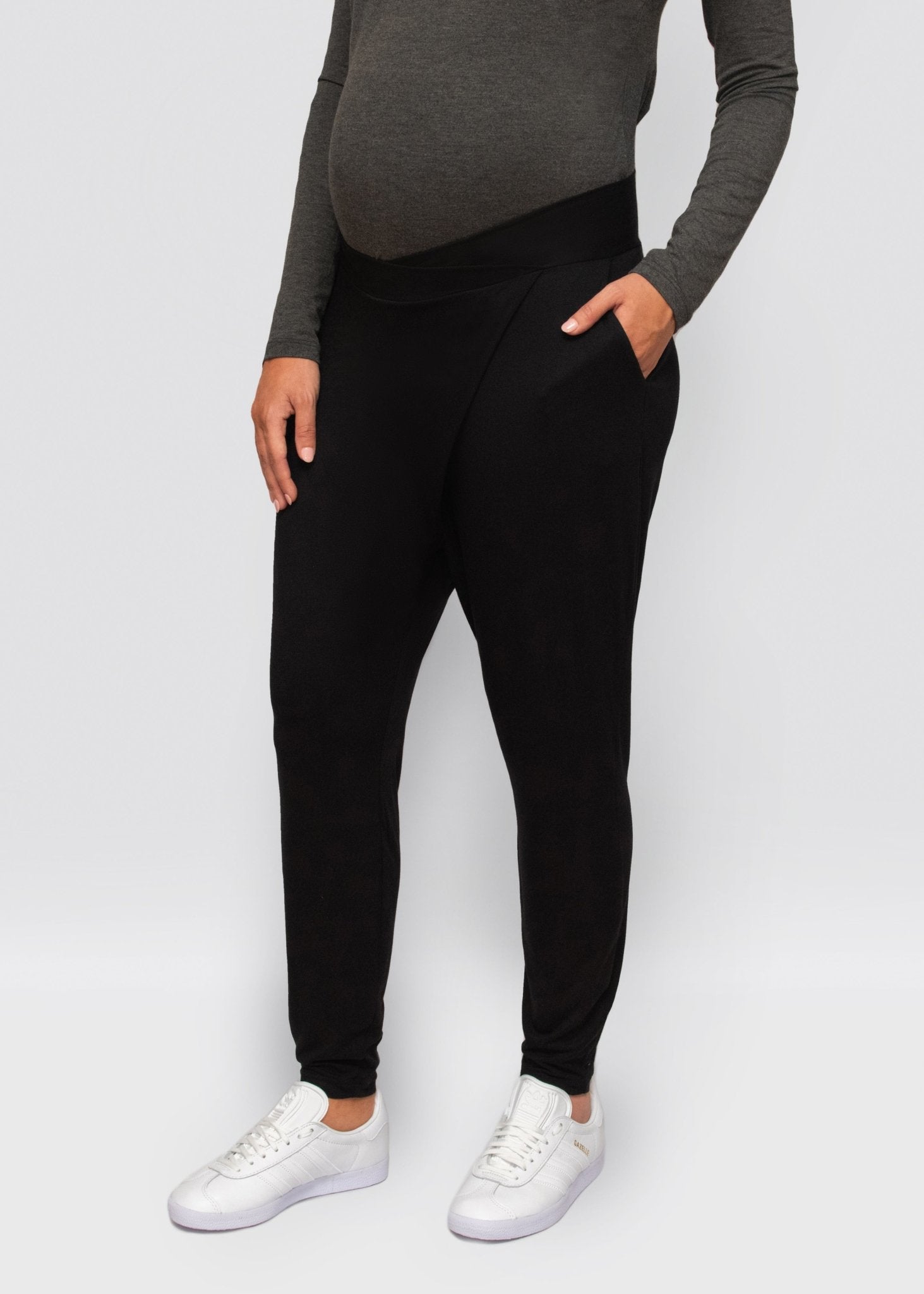 bamboo lounge pants - black-Úton Maternity-stride