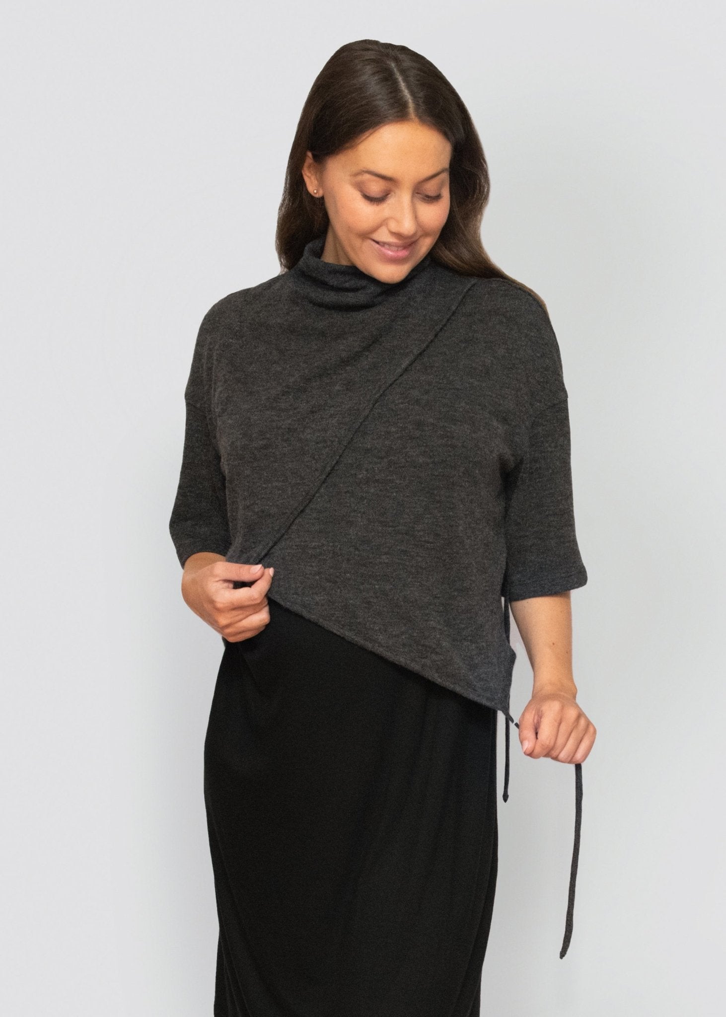 cropped jumper - charcoal-Úton Maternity-stride