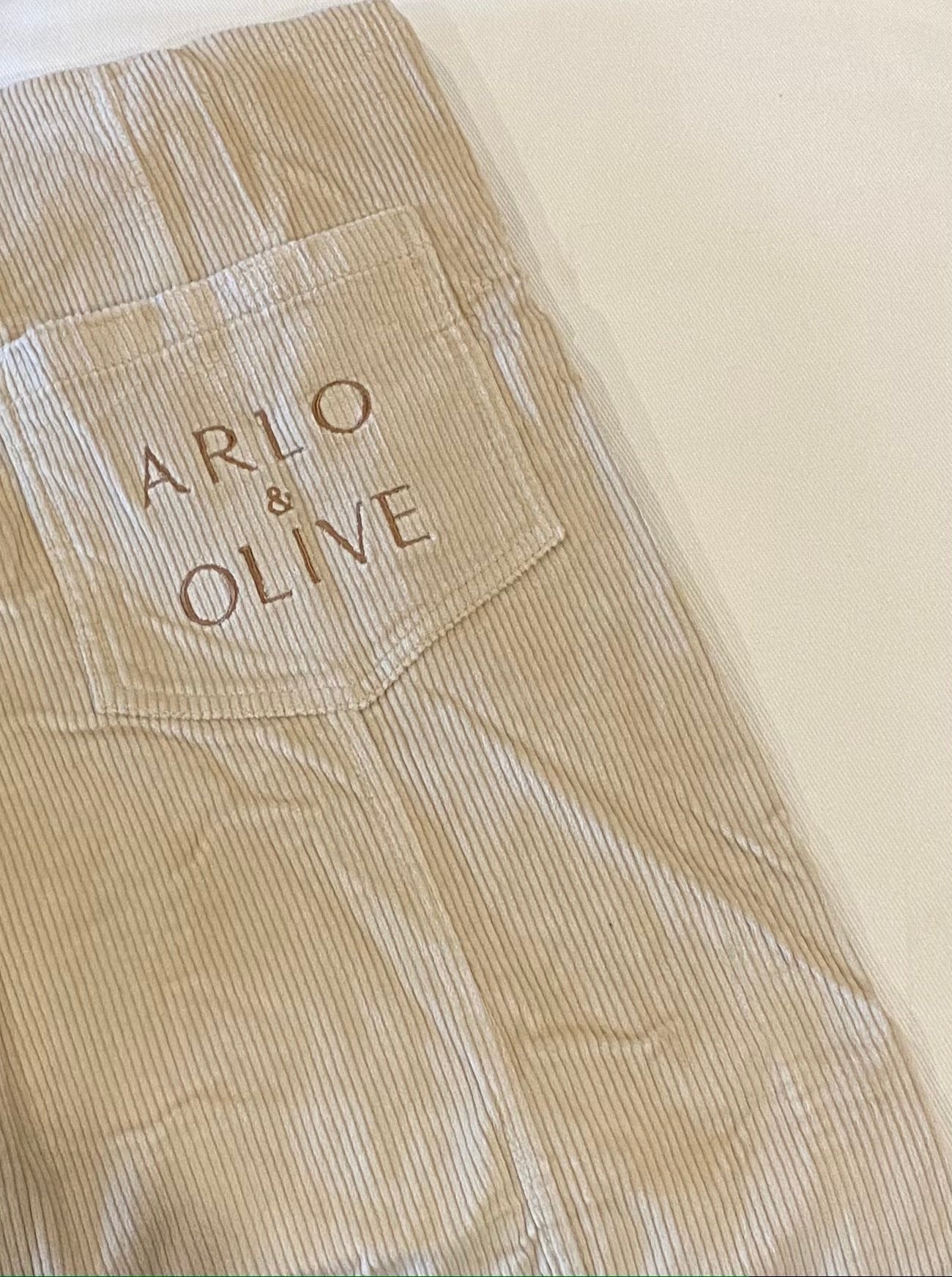 Golden Pants - Oat-Arlo & Olive-stride