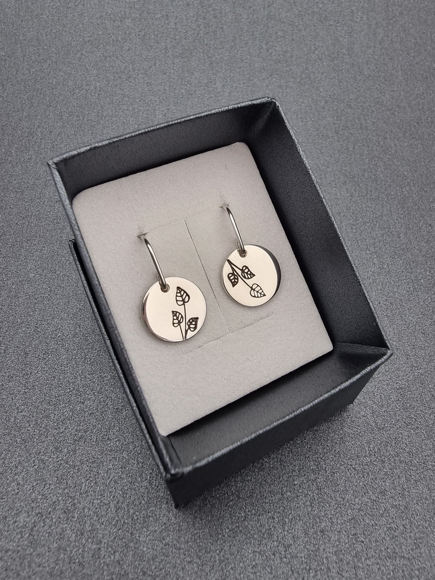 JUNGLE DREAMS - three leaves disc earrings-Erin K Jewellery-stride