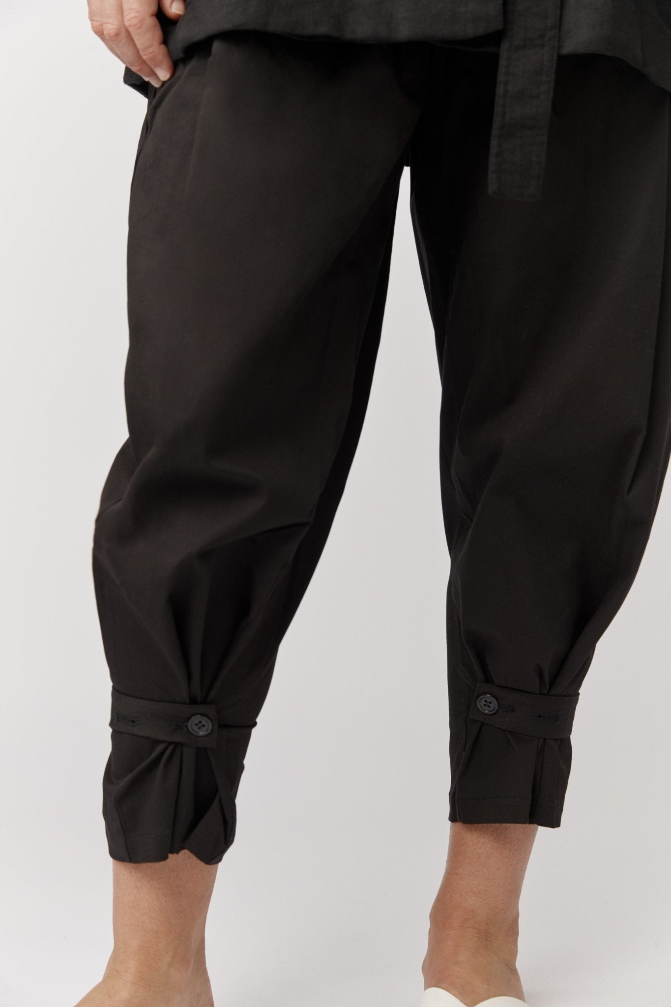 Marna Paperbag Pant-ALKAM-stride