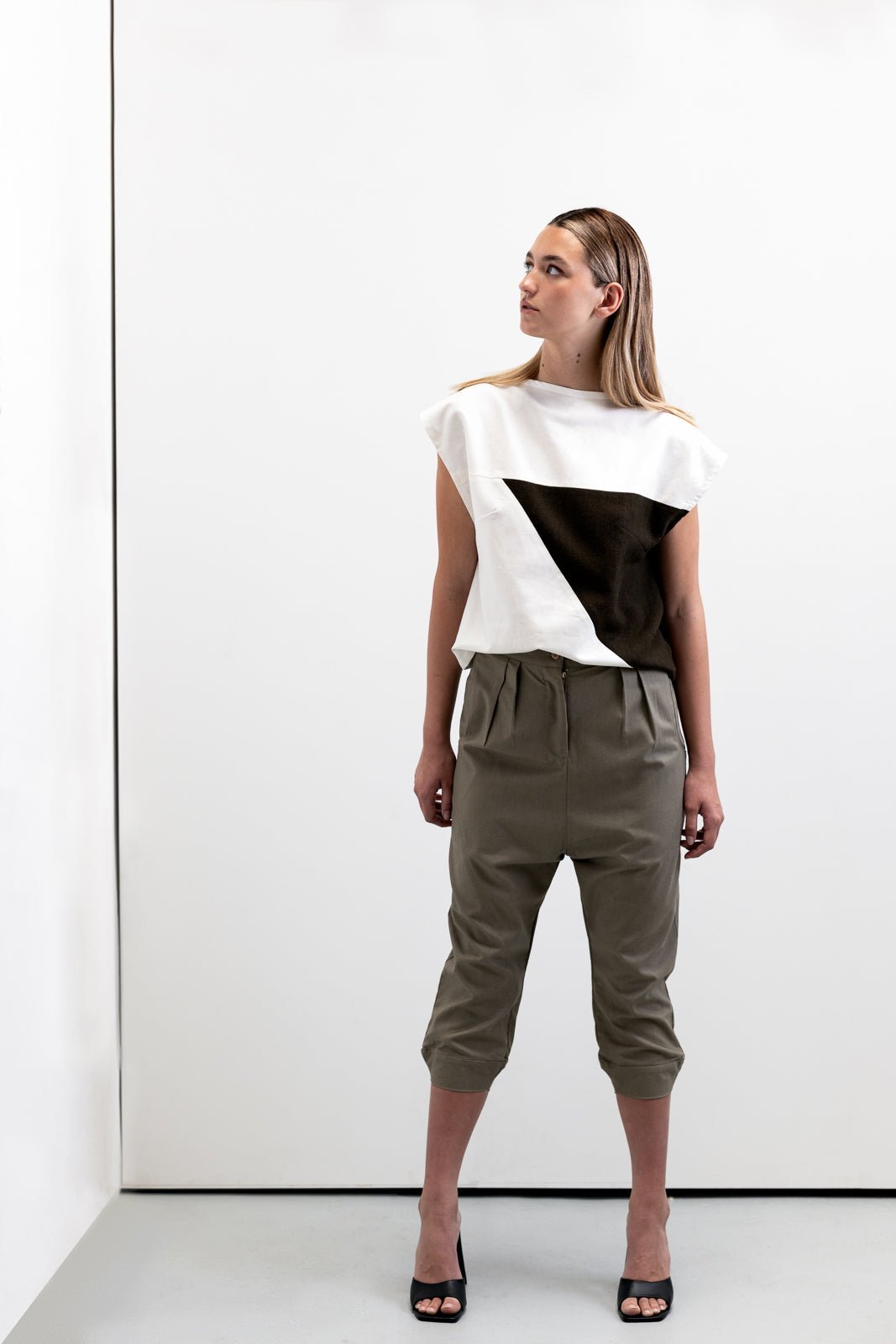 Peta Cocoon Pants- Olive-Vous-stride