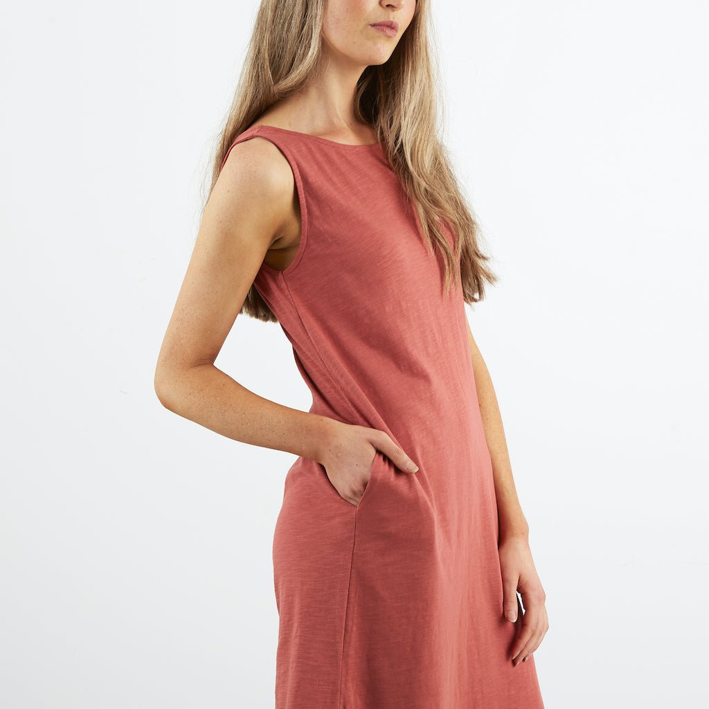 Scoop Back Dress | Coral-Dorsu-stride