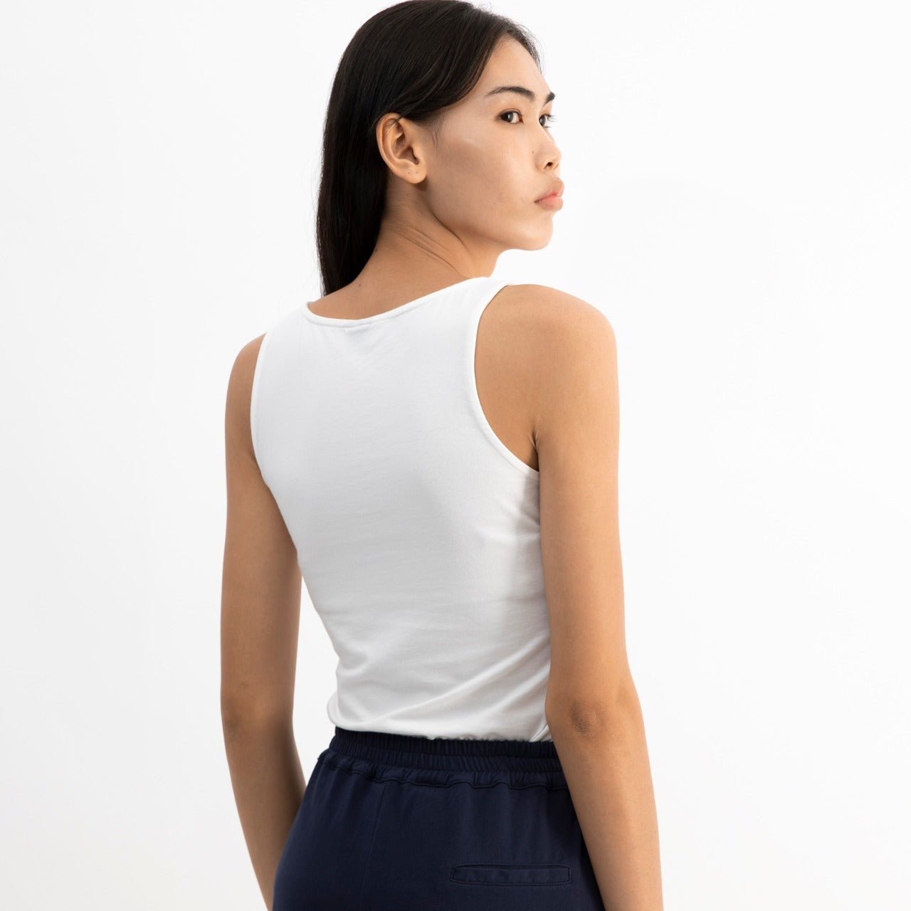 Shape Tank | White-Dorsu-stride