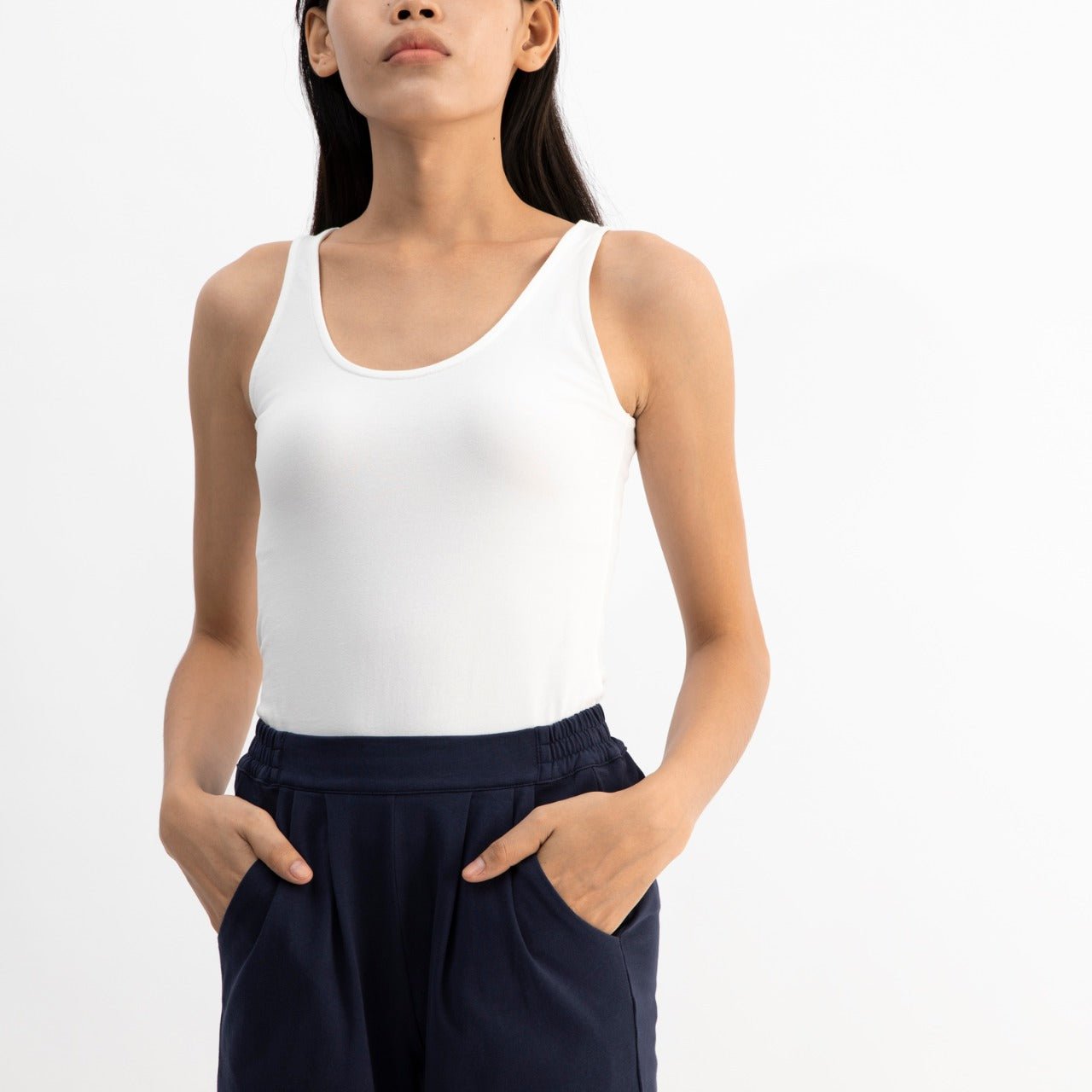 Shape Tank | White-Dorsu-stride