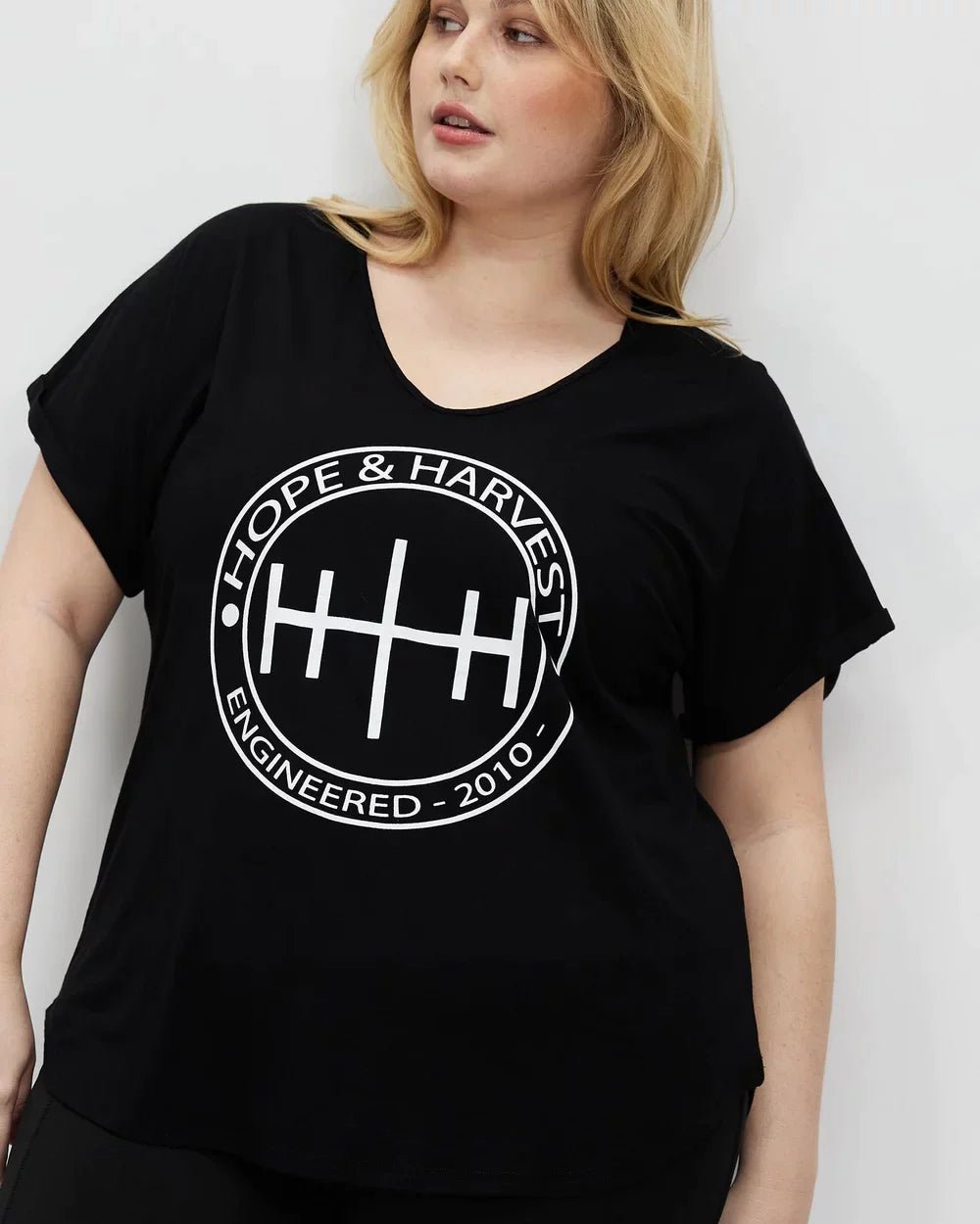 Signature Round Logo Tee Black-Hope & Harvest-stride