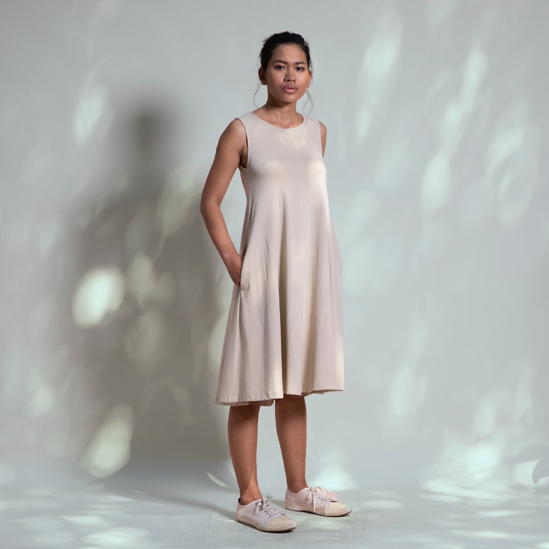 Sleeveless Swing Dress | Sand-Dorsu-stride