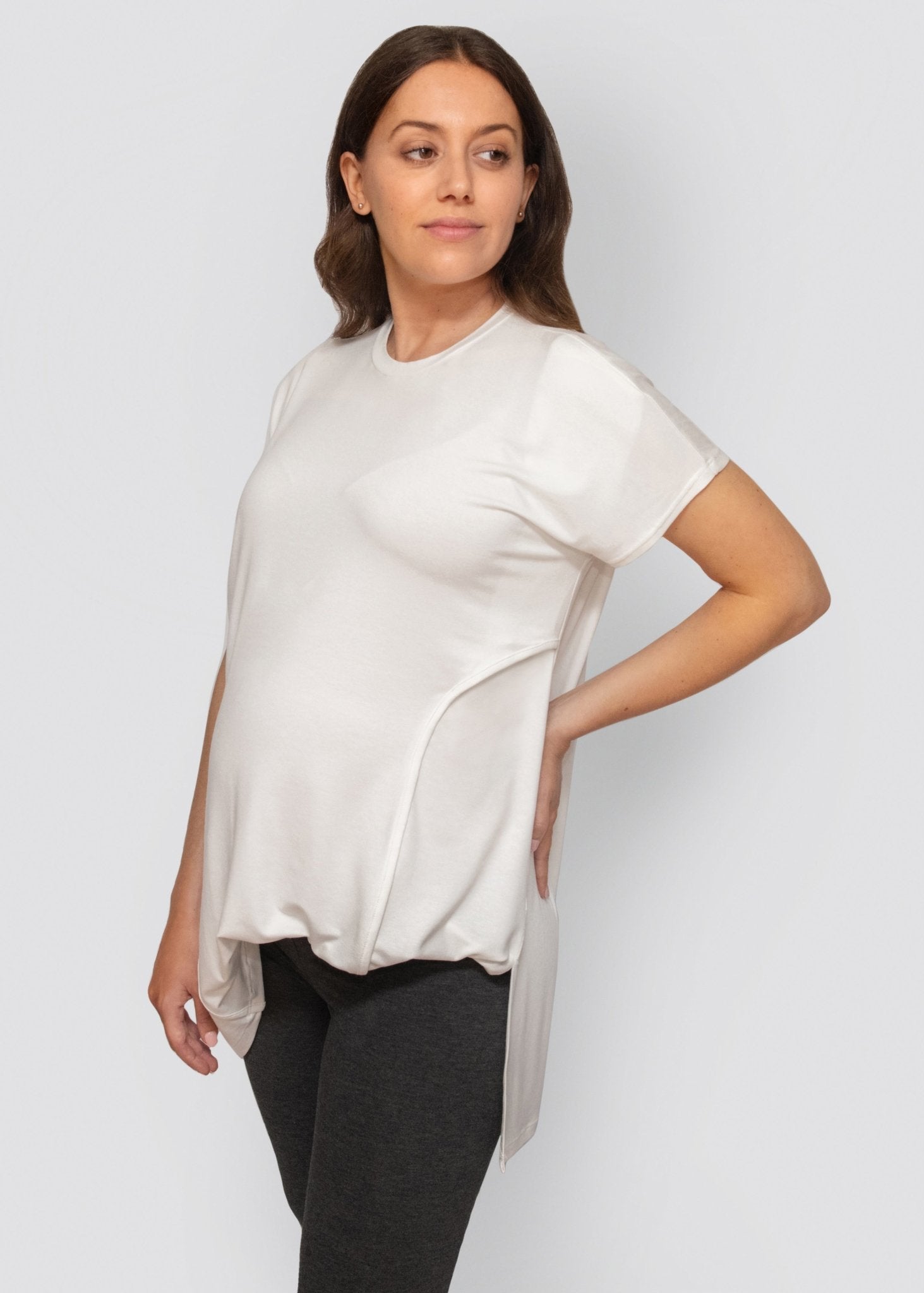 tee - white-Úton Maternity-stride