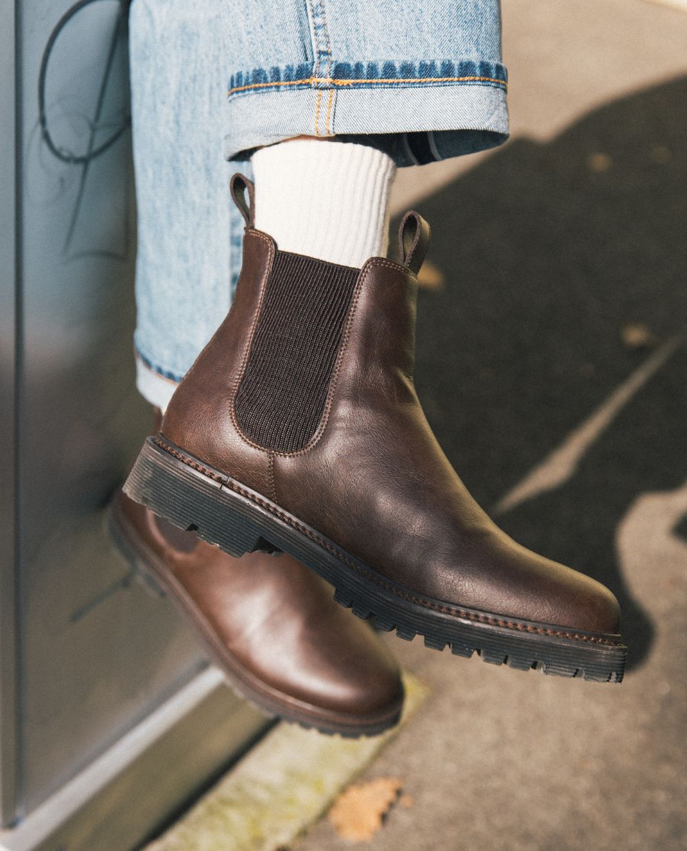 The Noskin signature Chelsea Boot in brown-Noskin-stride