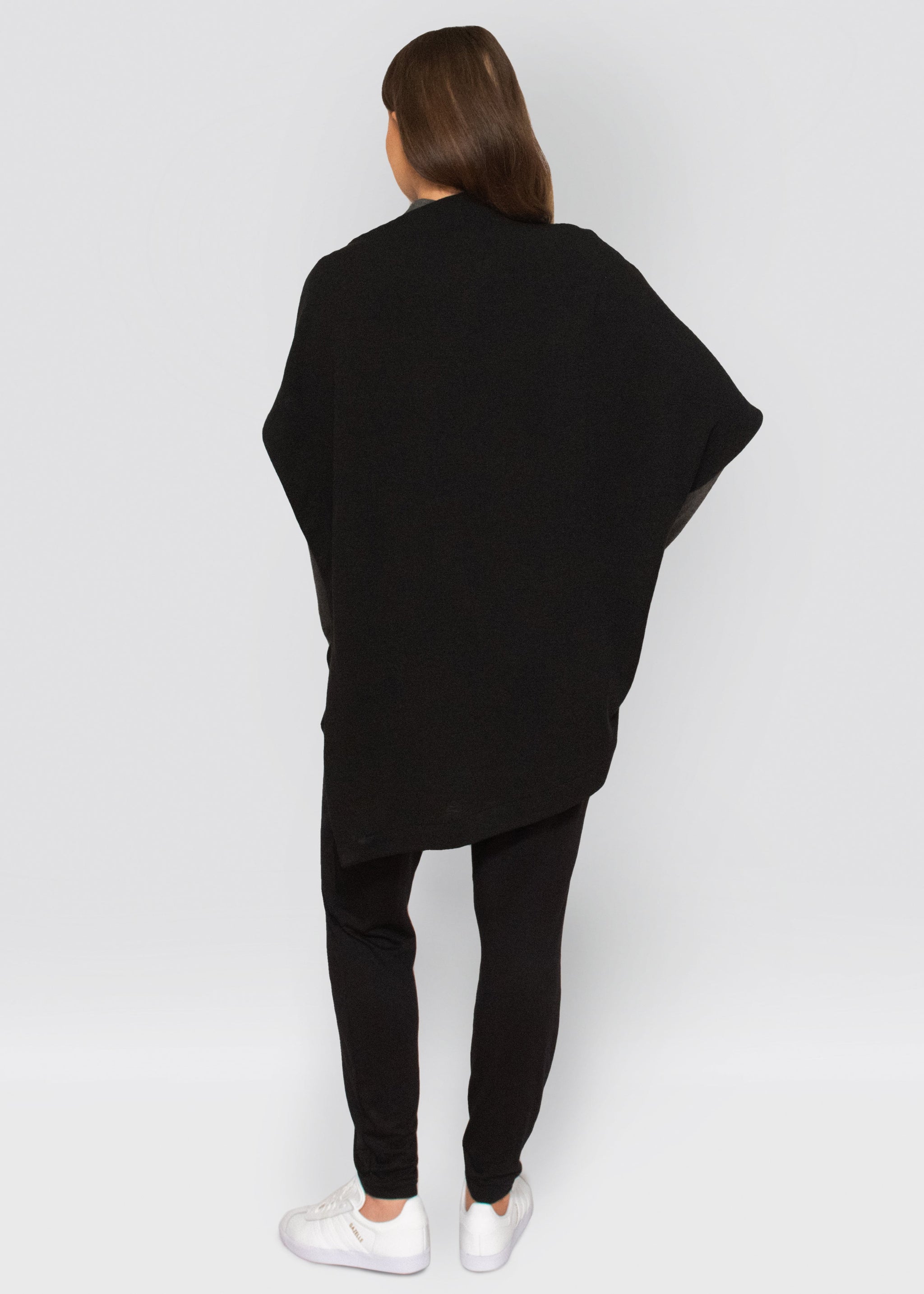 poncho - black