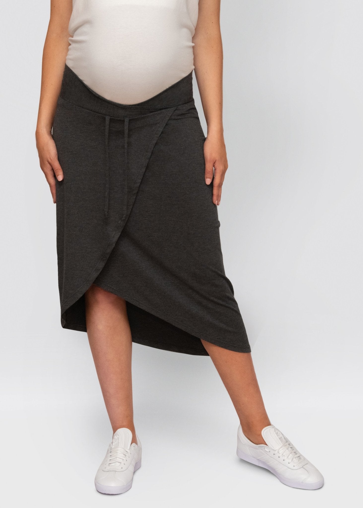 wrap skirt - charcoal-Úton Matenity-stride