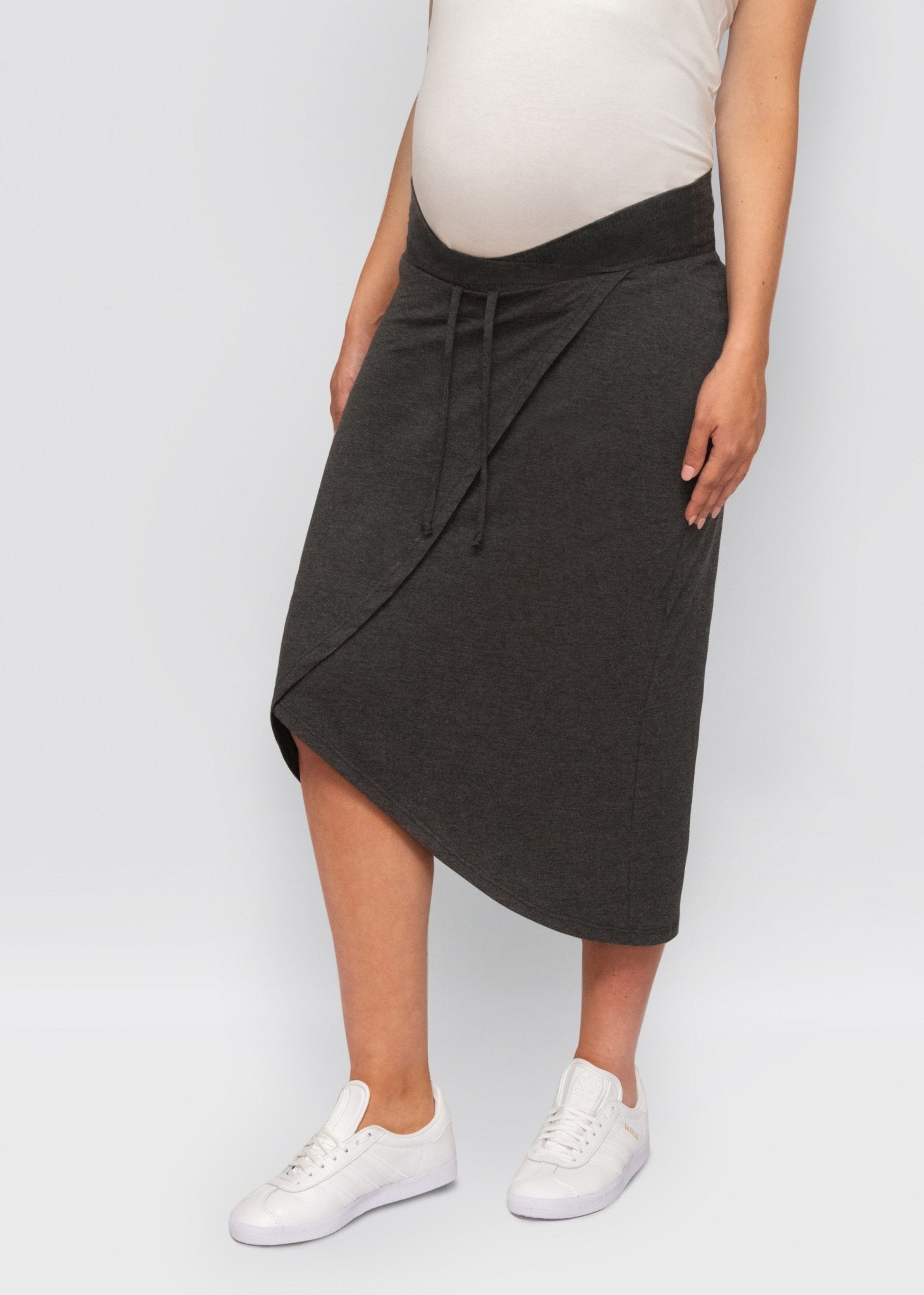 wrap skirt - charcoal-Úton Matenity-stride